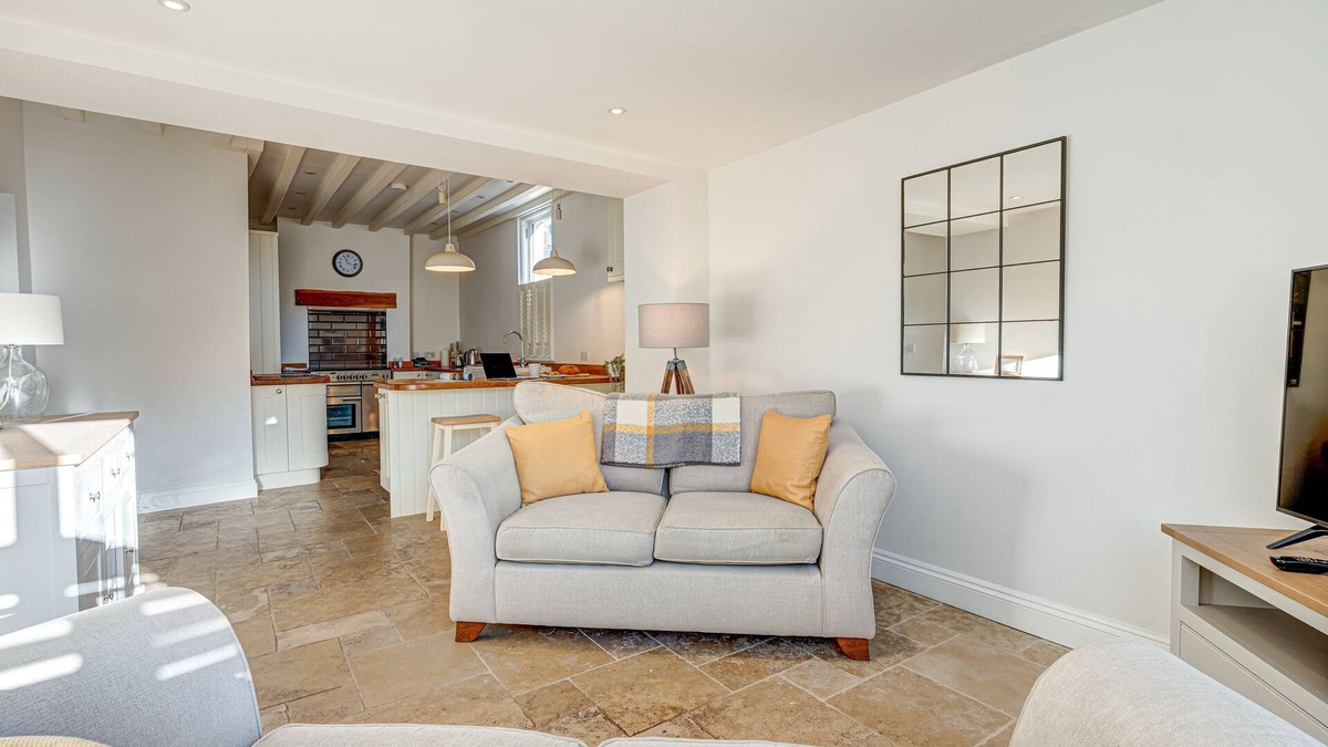 Wheatley House | Friday Cottage | Oxford Holiday Let | 3 Beds & Sleeps 5