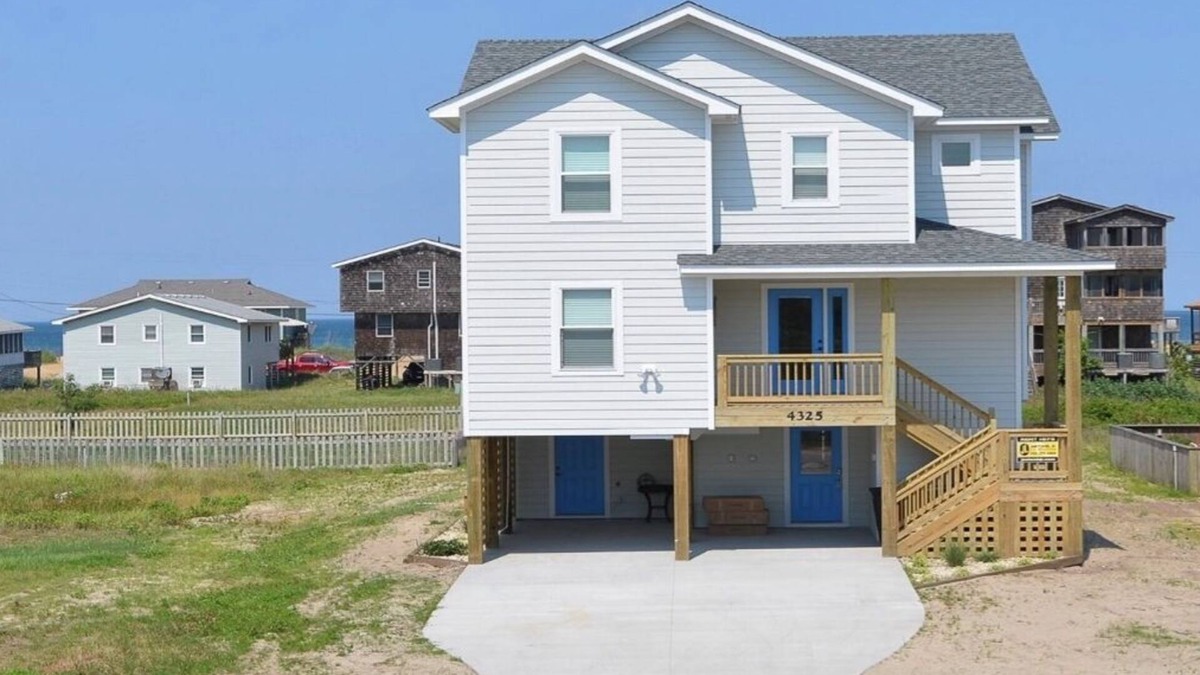 Sea Retreat House | Friday to Friday rentals only! 4 bedroom house with private pool and hot tub.