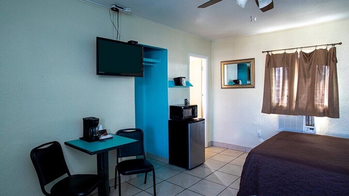 Edgewater Hotel | ❤️FRIENDLY & CLEAN BOUTIQUE MOTEL 8❤️