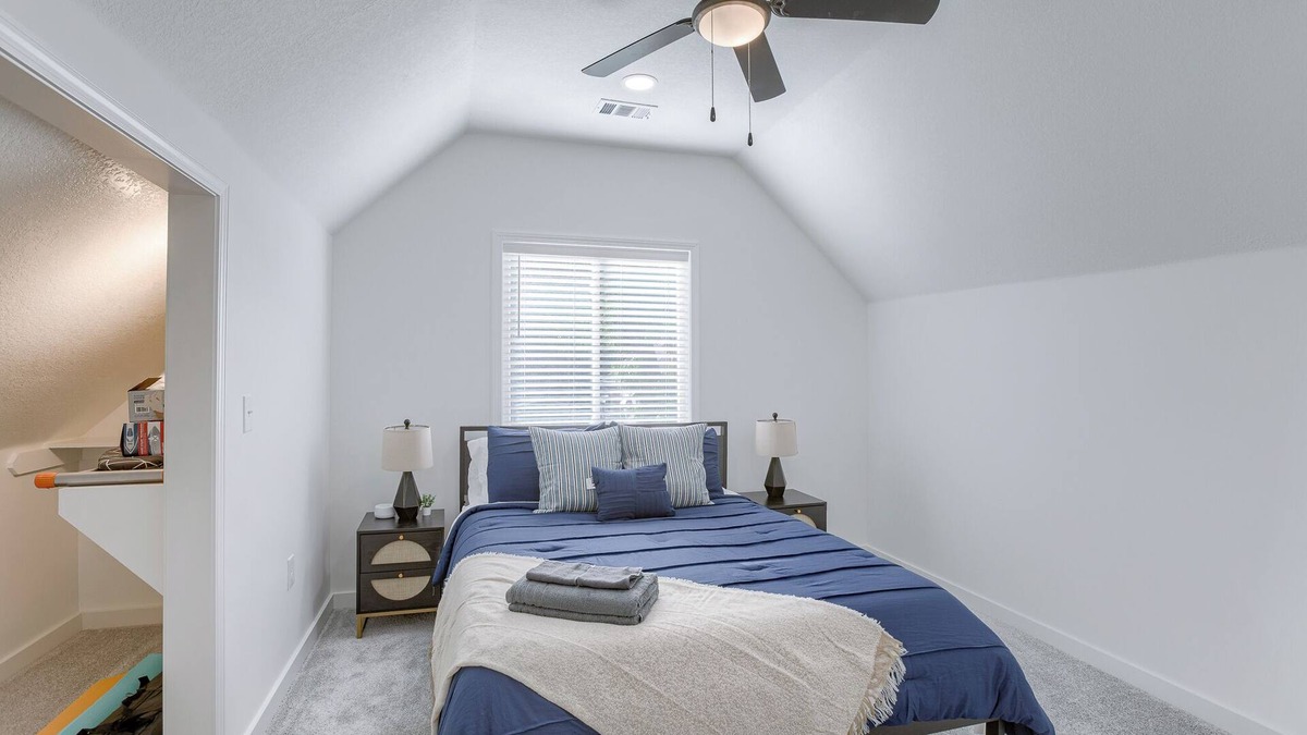 Riverview House | Friendly Getaway Home w/Backyard Arcade &Firepit