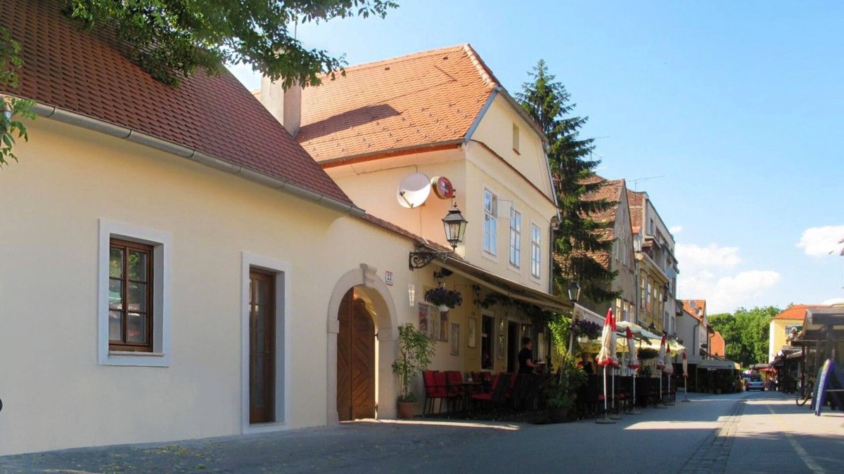 Donji Grad Apartment | Friendly place for 5 - 9 people in the center of old town
