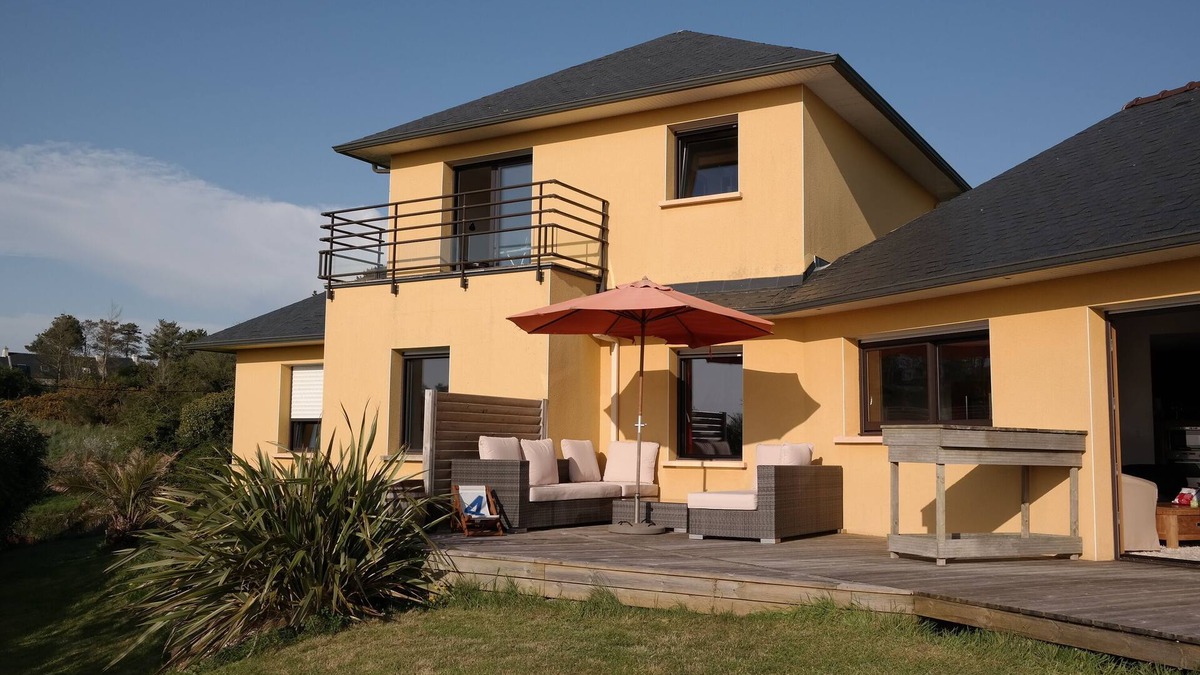Lannilis House | Friendly villa 150m from Aber Benoît