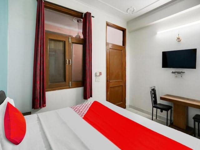 Baraula Hotel | Friends Home stay