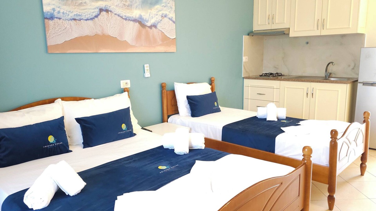 Borsh Hotel | Friends House - Borsh Hotel