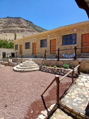 Dana House | Friends of Dana Hotel