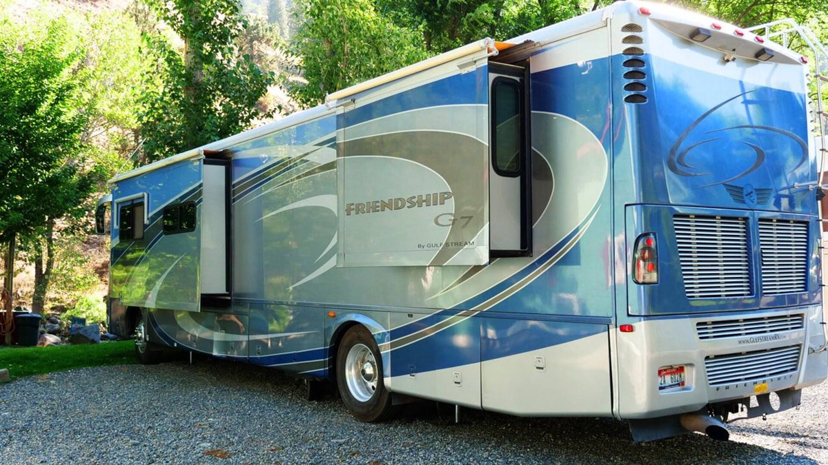 New Meadows House | Friendship - Luxury Motorhome by the River