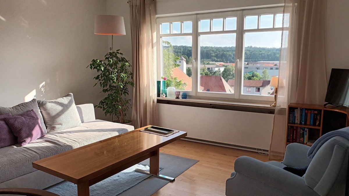 Ansbach Apartment | Frisch renovierte 4-Zimmer-Wohnung mit Weitblick vom Ortsteil Eyb bis zur Altstadt Ansbachs