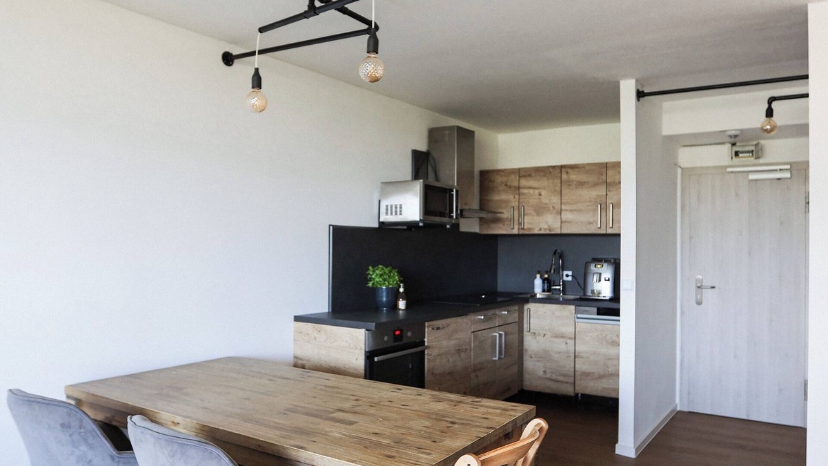 Rothesutte Apartment | Frisch Renovierte Ferienwohung mit Schwimmbad und Sauna