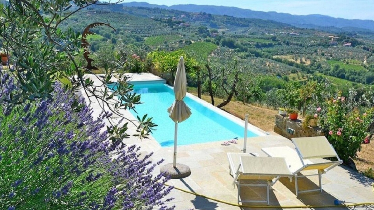 Montevarchi Villa | From this area you can easily reach Florence, Arezzo, Siena, Chianti