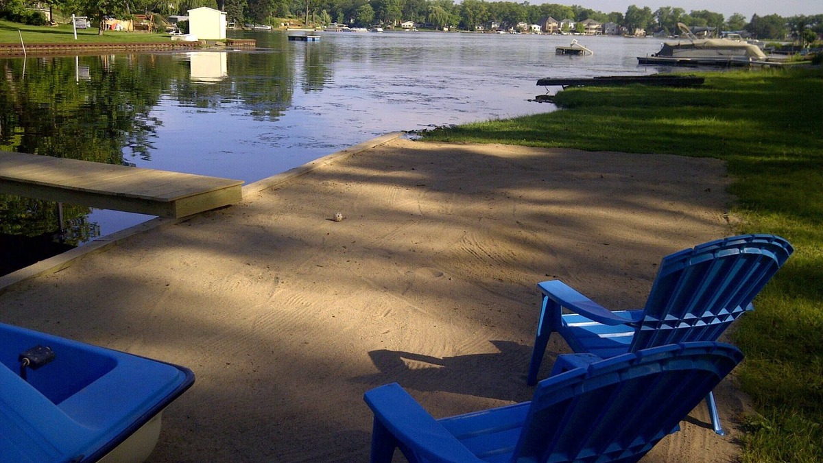 Oxbow House | From $400/nt SERENE & QUIET-Huge Deck-Free Kayaks & Paddle Boat! PETS! Specials!