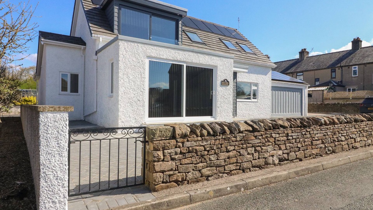 Ingleton Cottage | FRON Y FELIN, family friendly, country holiday cottage in Ingleton