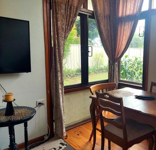 Geneva Apartment | Front Apartment at the Cottage- 2 bedrooms - Geneva in Kyogle