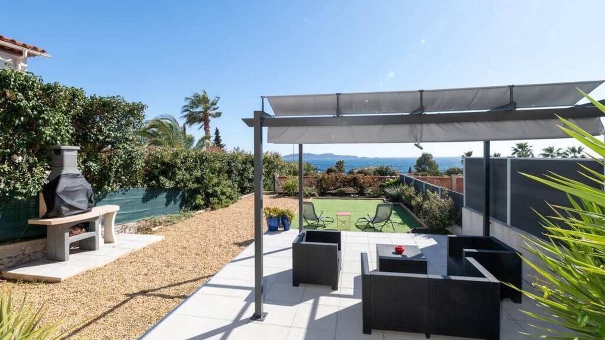 Carqueiranne House | Front of see marvellous villa terrace barbecue, la californie varoise