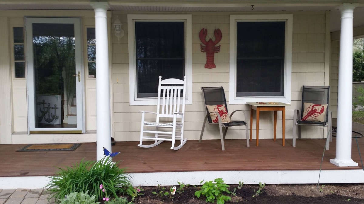 Saunderstown House | Front porch 4 rockers, Private back w/covered deck. Mid-Aug available. Loci!