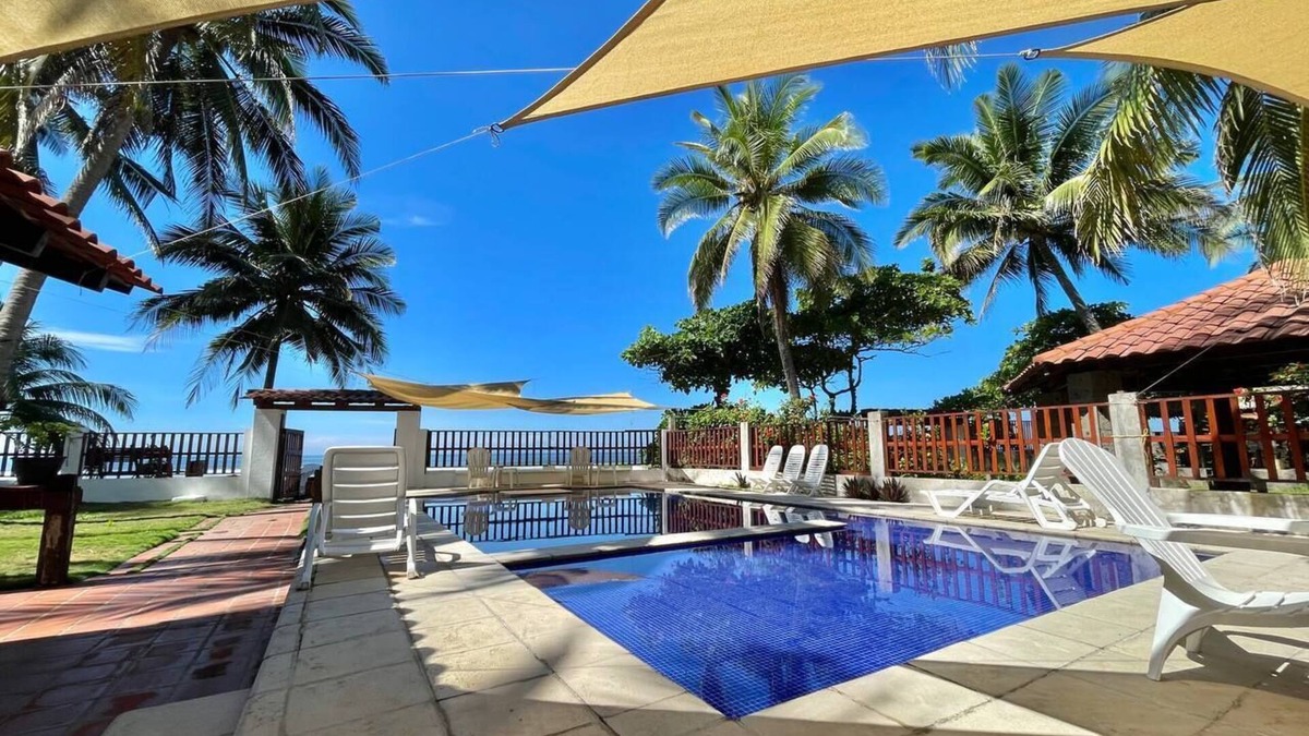 Barra de Santiago House | Front row beach ranch on the seafront in Barra de Santiago