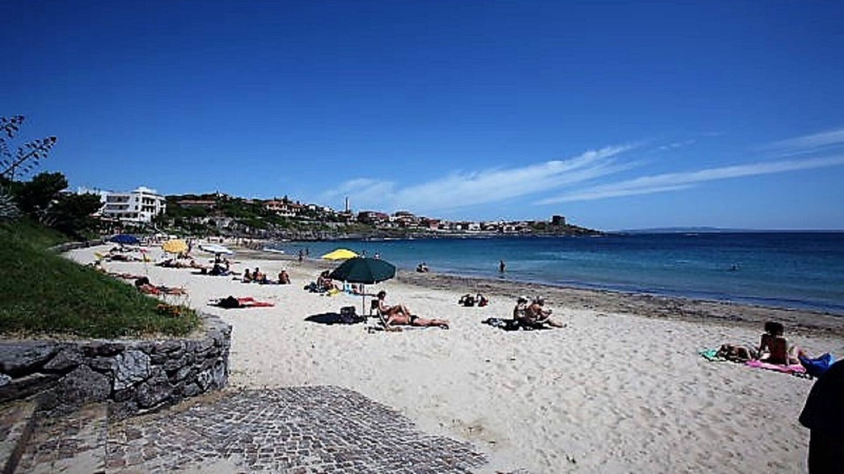 Portoscuso Villa | Front sea villa next to the beach, 5 min from town, shops, restaurant
