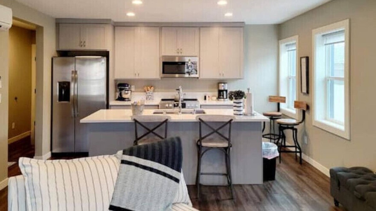 Poulsbo Apartment | Front Street Suite