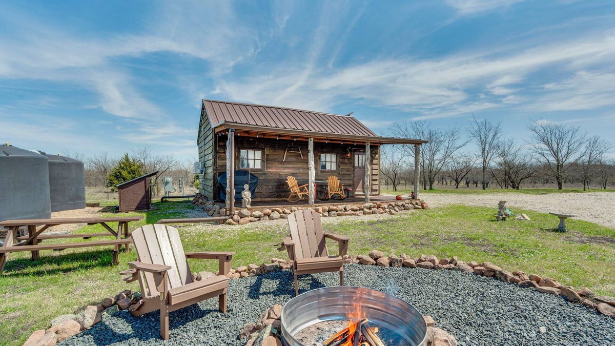 Italy Cabin | Frontier Cabin - Star Gazing - Pet Friendly