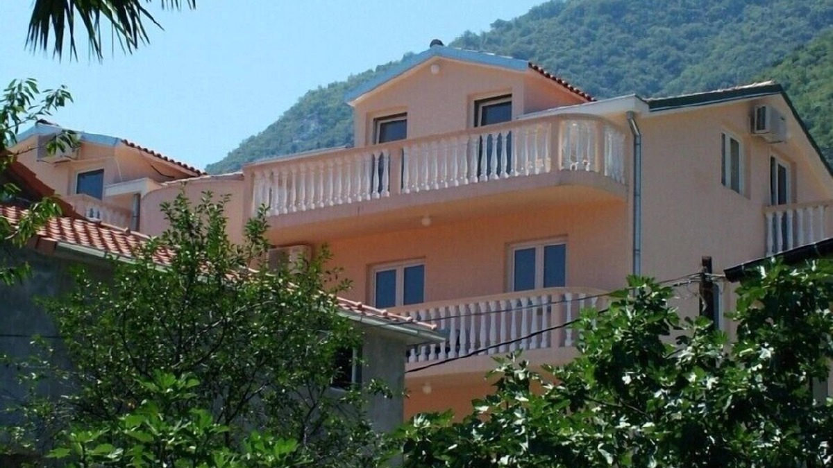 Donji Stoliv Apartment | Frontline Apartment with Fantastic Views and Parking on Kotor Bay
