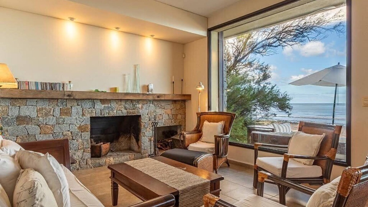Las Flores House | Frontline Beach House: Your Dream Vacation in a Home with private beach access