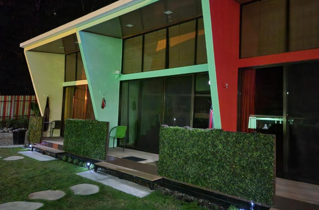 Cocles House | Fruit Houses: Pineapple House. Fast wifi