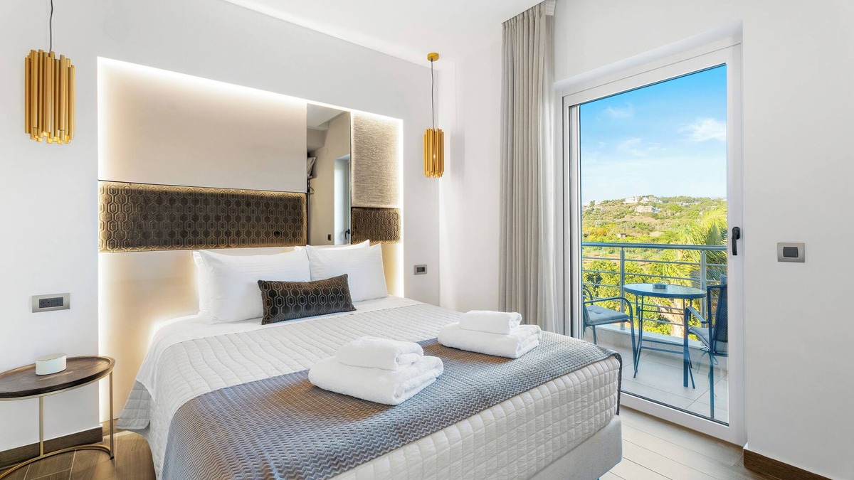 Nea Tirintha House | Frunze Luxury Apartments
