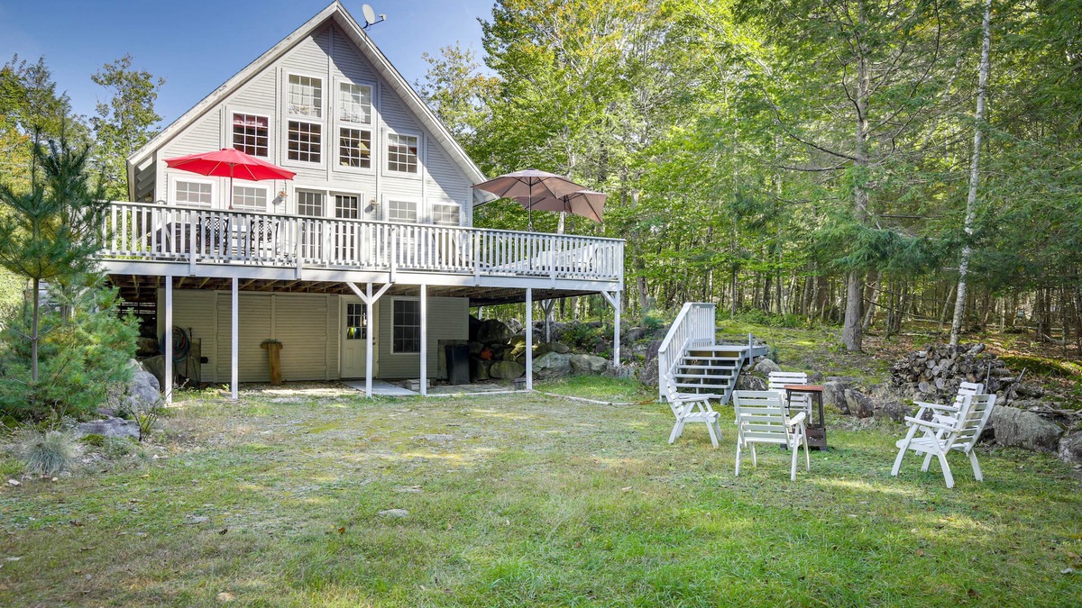 Standish Cabin | Frye Island Family Cabin with Lake & Beach Access!