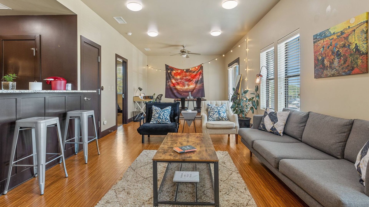 Fort Worth Apartment | Ft Worth Southside Loft 203- Walk to Magnolia Ave!
