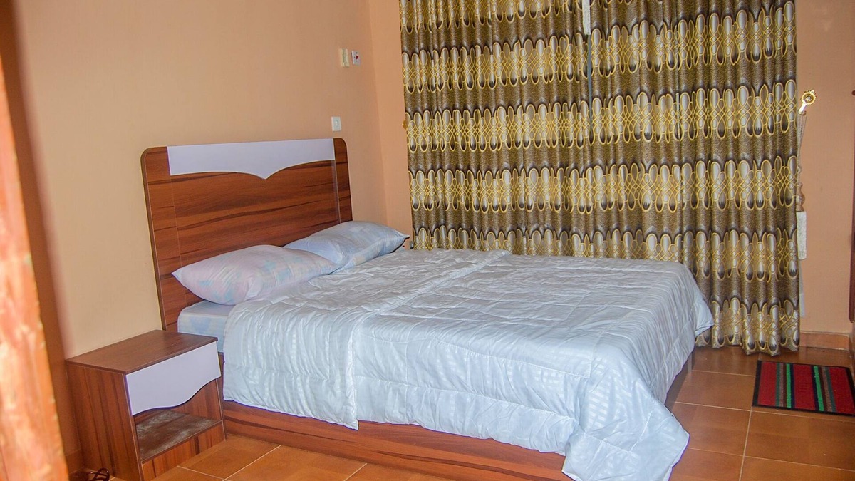 Abeokuta House | Full Bungalow Apartment at a Peaceful Location