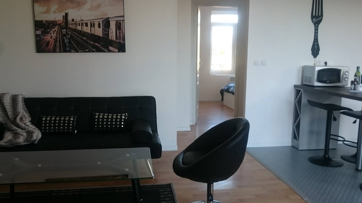 Armentieres Apartment | Full center, 5 minutes. station, near Lille and Fromelles, N. 3