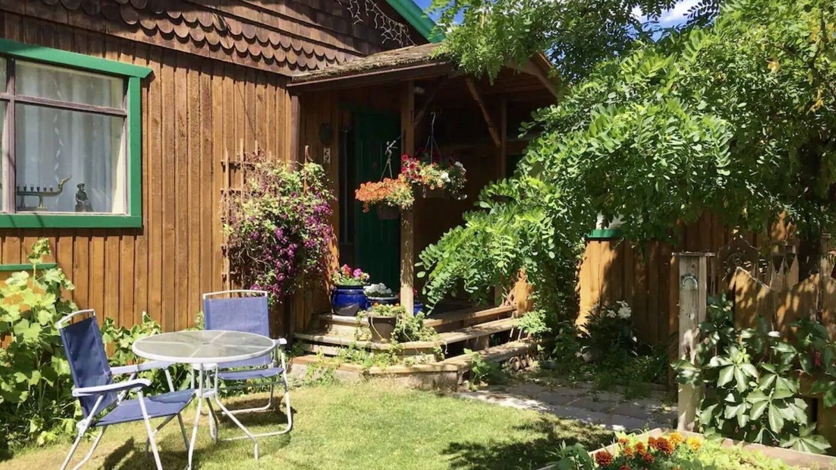 Lillooet House | Full House 2 bed, 1 bath, fenced yard - River-front Retreat in Lillooet B.C.