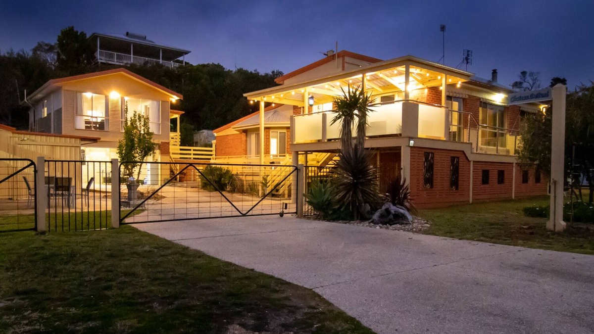 Loch Sport House | FULL HOUSE PLUS APARTMENT-BY LAKE VICTORIA
