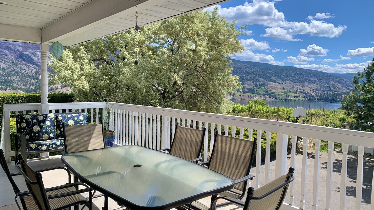 Okanagan-Similkameen Bed & Breakfast | Full house with private vineyard/orchard