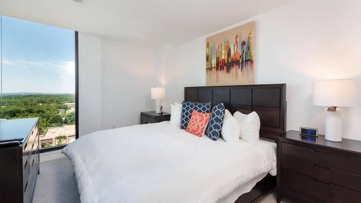 Reston Apartment | Full Kitchen & In-unit Washer/D | Home Depot Close by | Reston