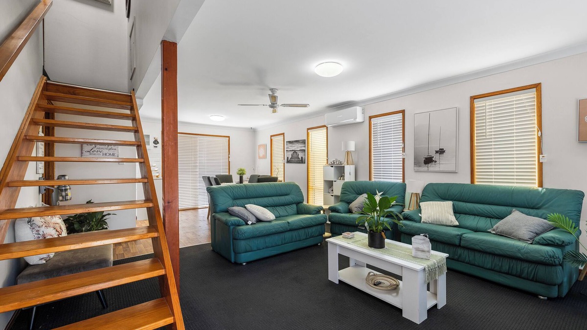 South West Rocks House | Full Linen, Air Cond, Ceiling Fans, Close to town, BBQ, Pizza Oven