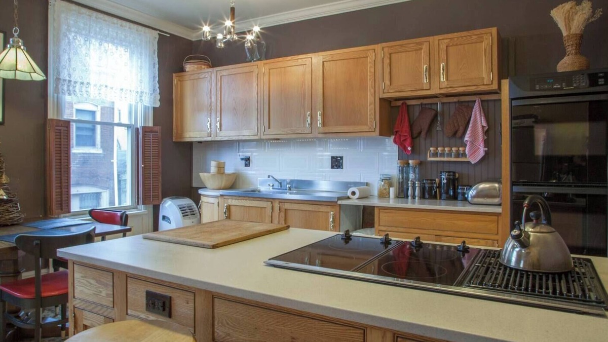 Central Northside Apartment | Full of Light Furnished Apartment Close to Downtown