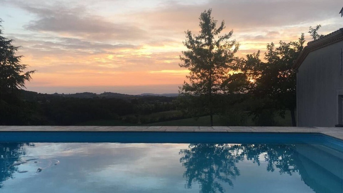 Saint-Sylvestre-sur-Lot House | Fully air-conditioned 4-bedroom house, swimming pool, pool house with panoramic view