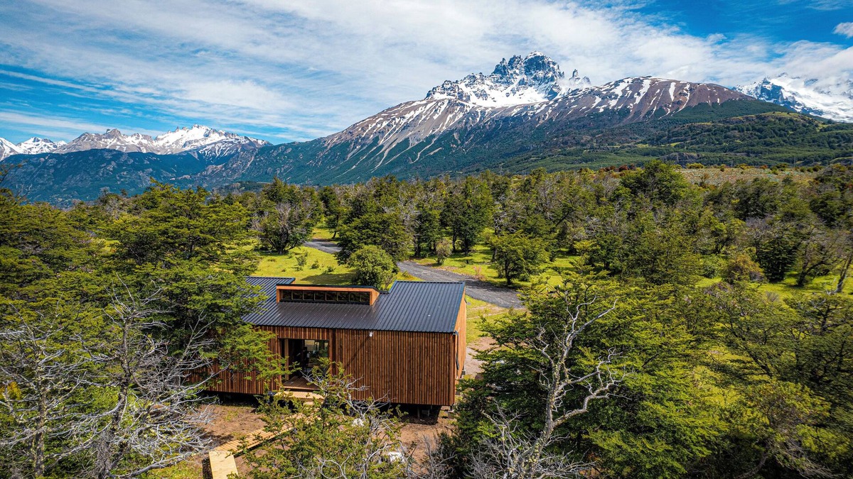 Villa Cerro Castillo Cottage | Fully Equipped Cabin in Patagonia for Trekking, Fishing and Climbing Lovers
