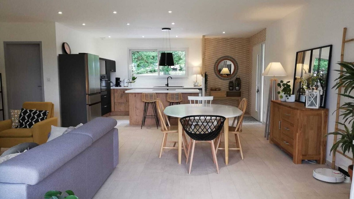 Saint-Etienne-d'Orthe House | Fully-equipped 3-bedroom house with pool, 30min from the ocean