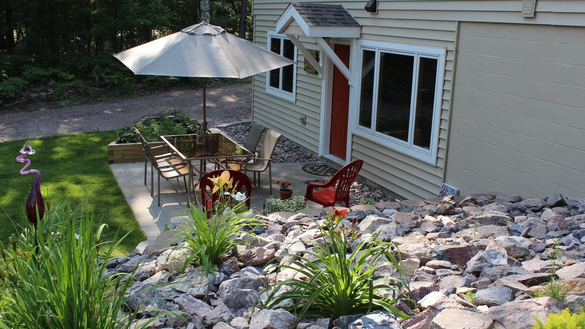 Upper Peninsula Michigan Apartment | Fully equiped apartment. Our quiet retreat is perfect for couples.