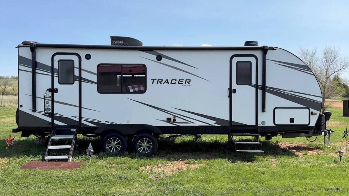 Belfield House | Fully Equipped Camper-Quiet Campground near Medora