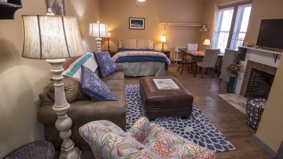 Eastport Apartment | Fully equipped, cosy studio- downtown Eastport-Across from harbor