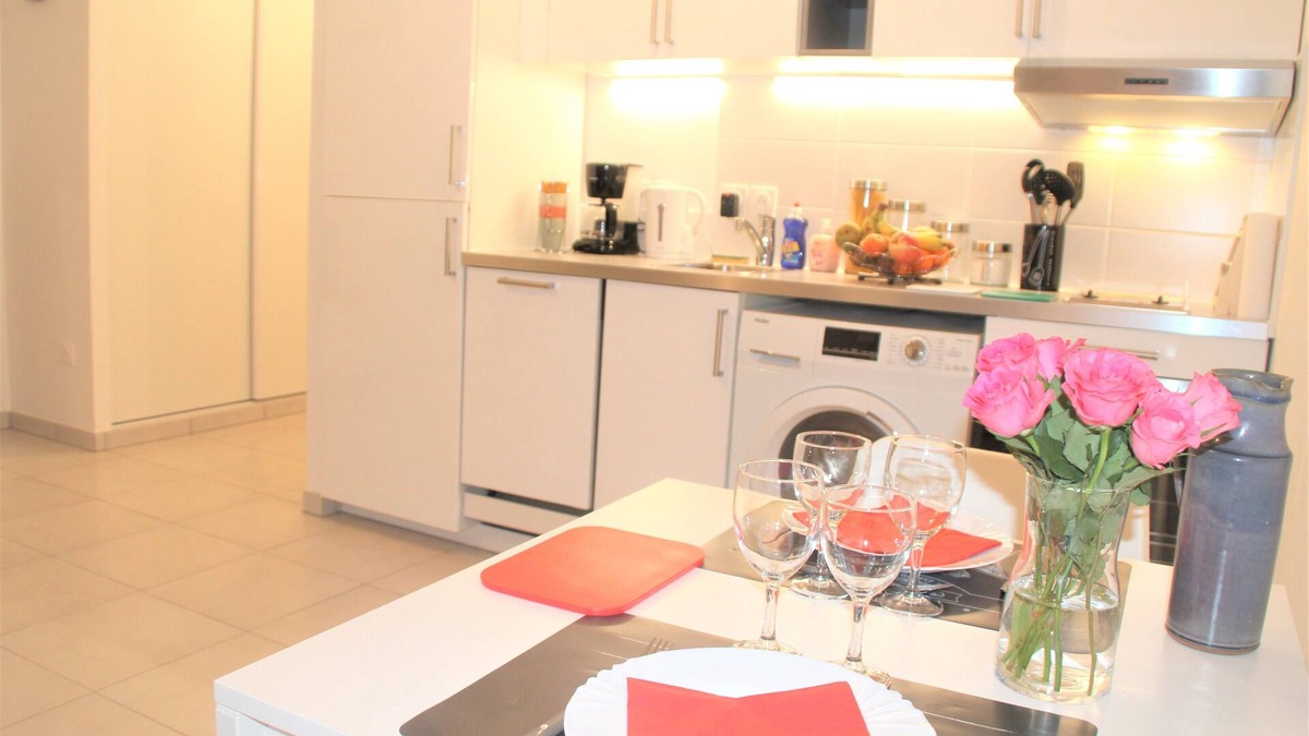 Saint-Denis Apartment | Fully equipped, cozy apartment (1 station in Paris)