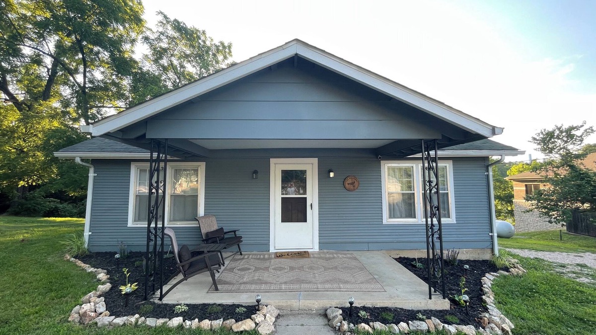 Eminence House | Fully equipped house in the Ozark Scenic Riverways ready for your weekend away!
