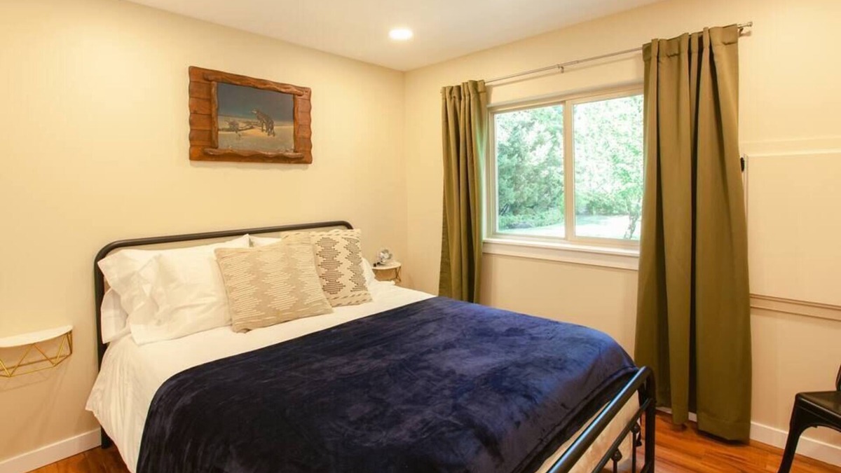 Jackson County House | Fully equipped house on the river with a private fishing hole.