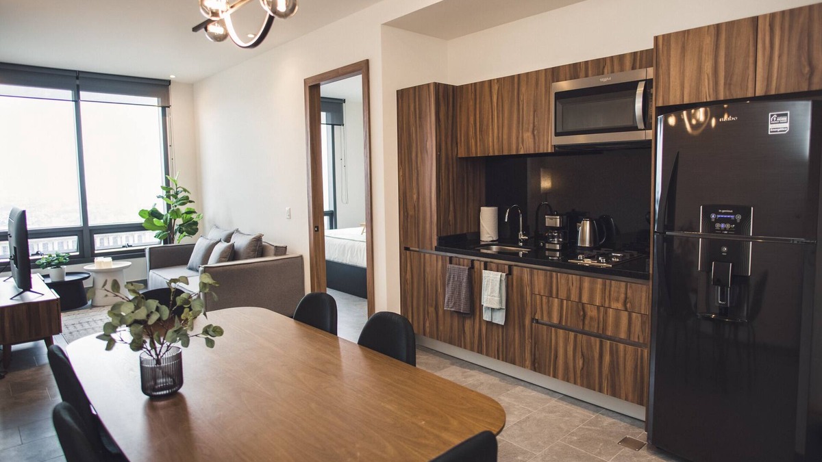 Cuauhtemoc Apartment | Fully equipped kitchen, high speed internet, comfy king-size bed and a small sofa bed.
