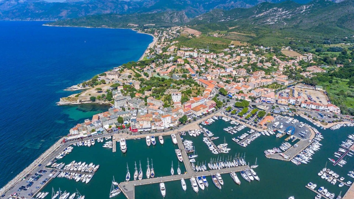 Saint-Florent Apartment | Fully equipped T3 in the center of town 100m from the marina