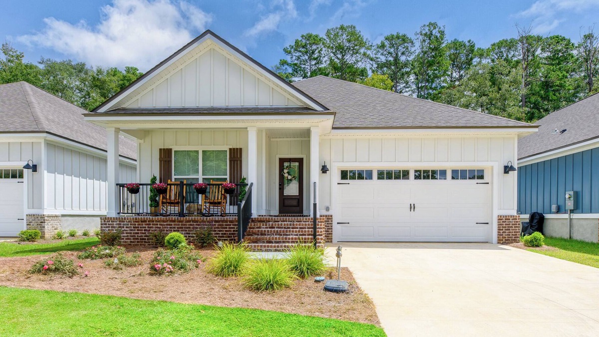 Tallahassee House | Fully-Fenced Backyard! Perfect for Families/Groups