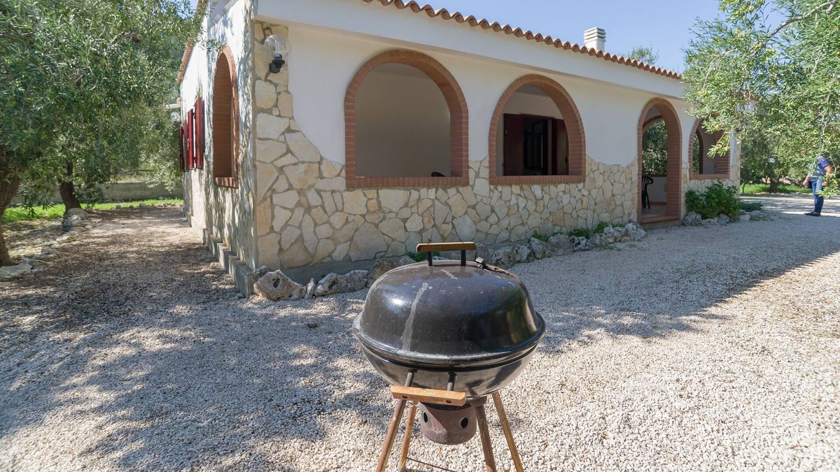Mattinata Villa | Fully fenced single villa 200 meters from the Punta Grugno beach