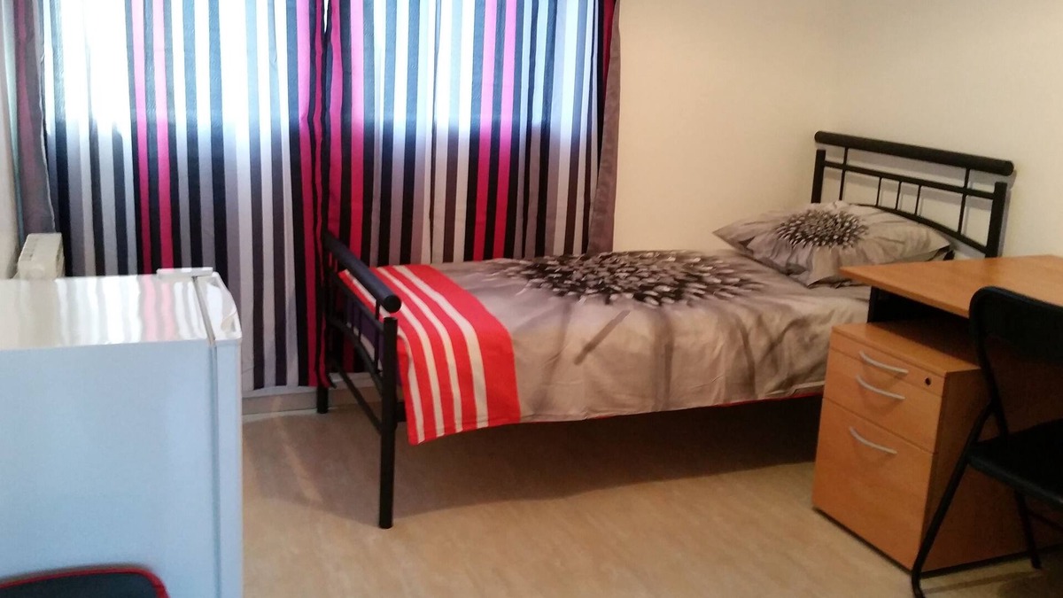 Poste Bed & Breakfast | Fully furnished room